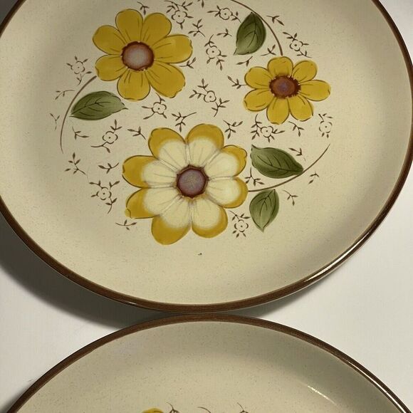 2 Vintage authentic stoneware dinner plates retro floral design 1970 Sunshine - Picture 2 of 3